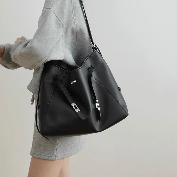 Refined split cowhide leather | MetroTote