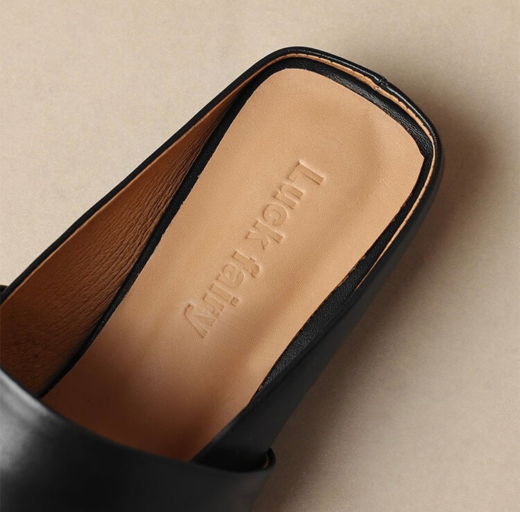 Leather flat Slippers / Hot wind