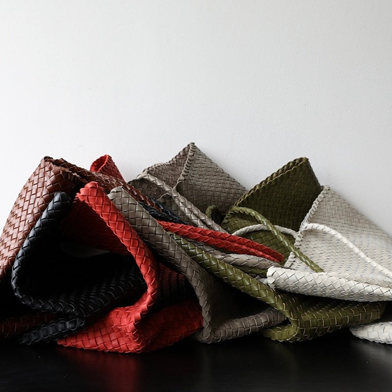 Full-Grain Leather Bag |  Togo Leather  | Roam