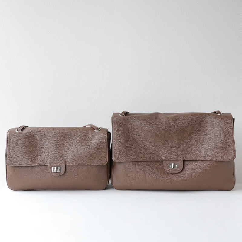 Urban Pebble | Full-Grain Leather Messenger Bag