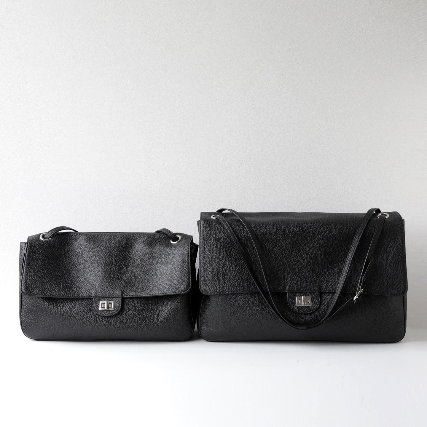 Urban Pebble | Full-Grain Leather Messenger Bag