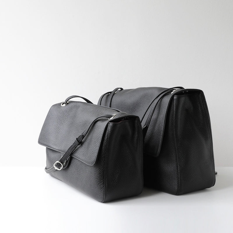 Urban Pebble | Full-Grain Leather Messenger Bag