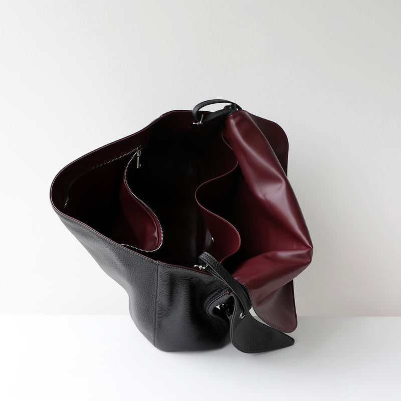 Urban Pebble | Full-Grain Leather Messenger Bag
