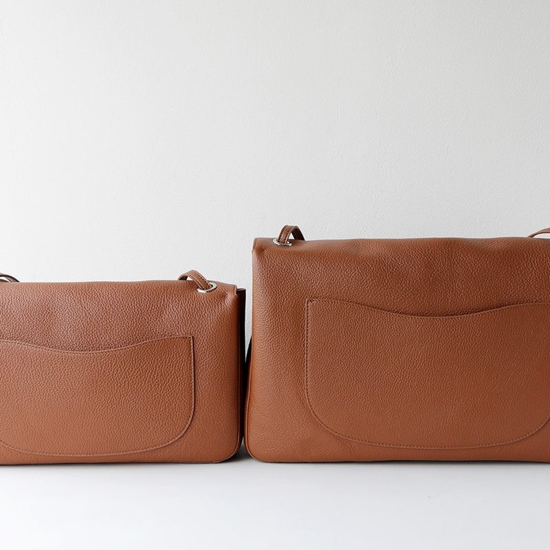 Urban Pebble | Full-Grain Leather Messenger Bag