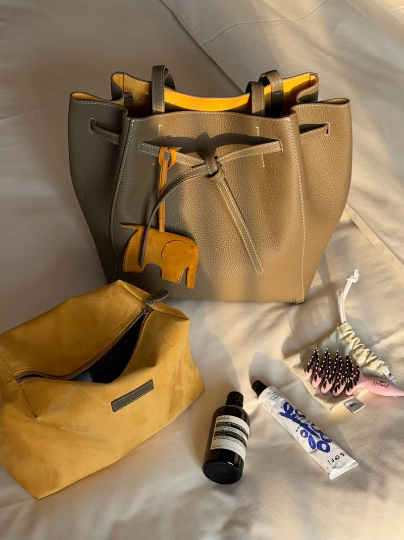 Full-grain leather bag | Structured tote bag |The tote