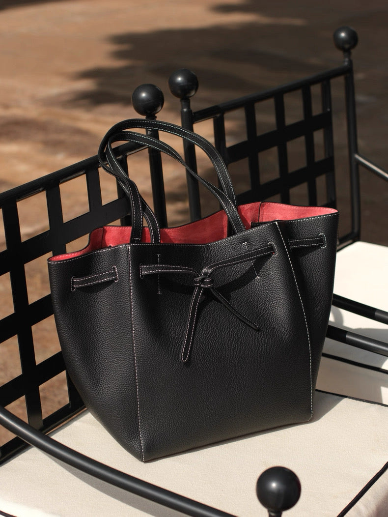 Full-grain leather bag | Structured tote bag |The tote