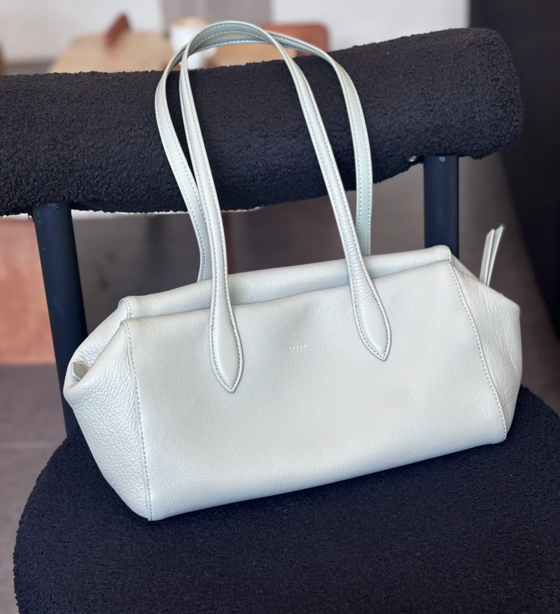 Full-grain nubuck leather | Leaf