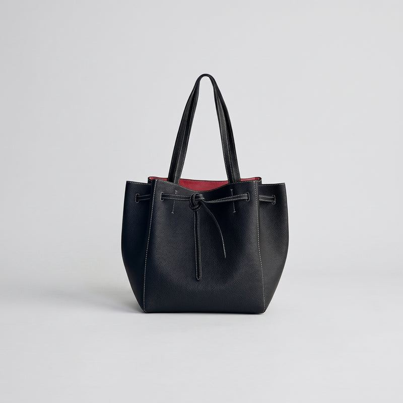 Full-grain leather bag | Structured tote bag |The tote